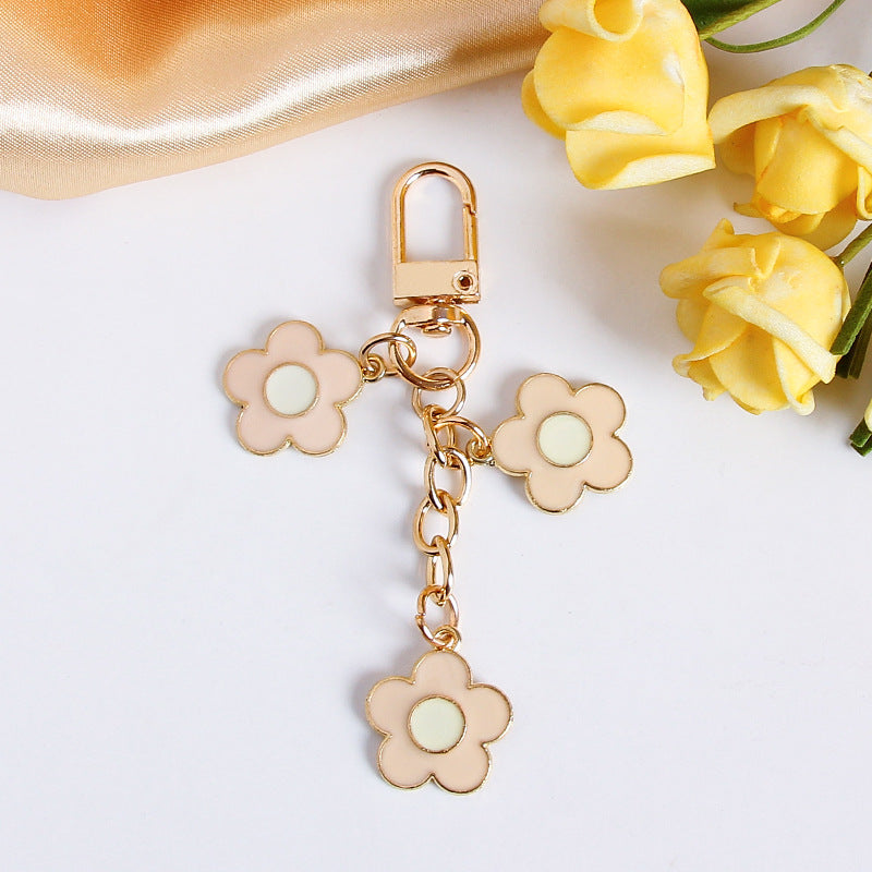 Enamel Daisy Flower Charm Keychain - Khaki