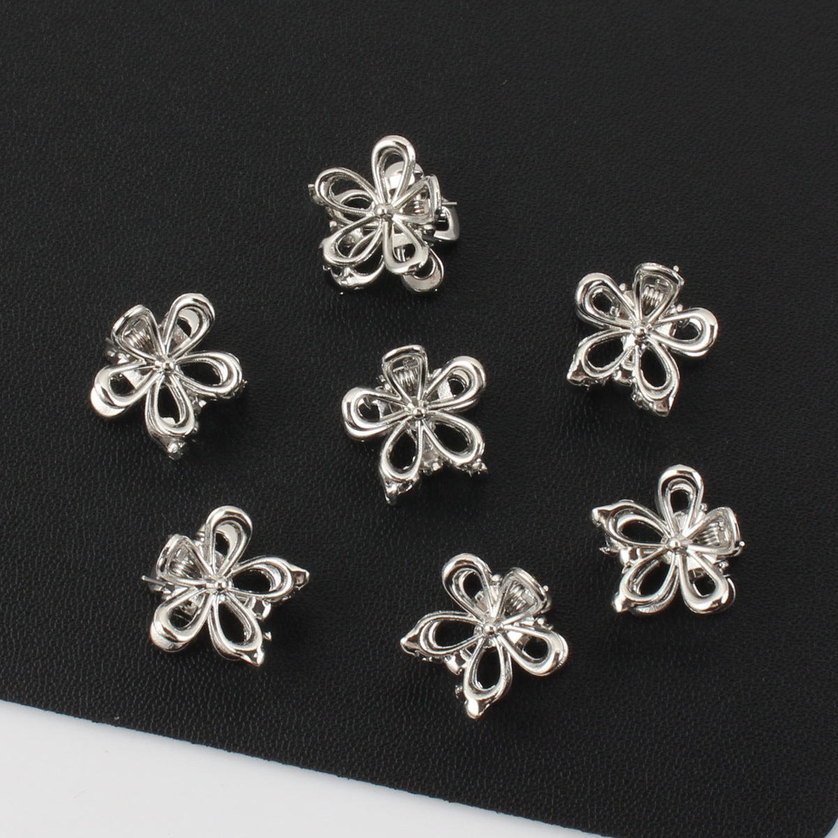 Openwork Flower Mini Hair Claw Clip - view 4