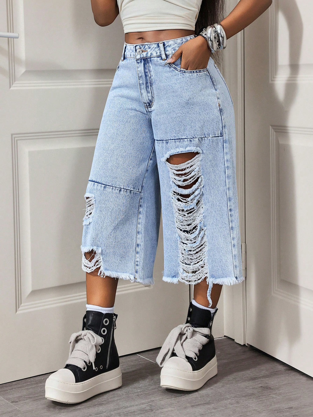 Distressed Wide Leg Denim Bermuda Shorts - Blue