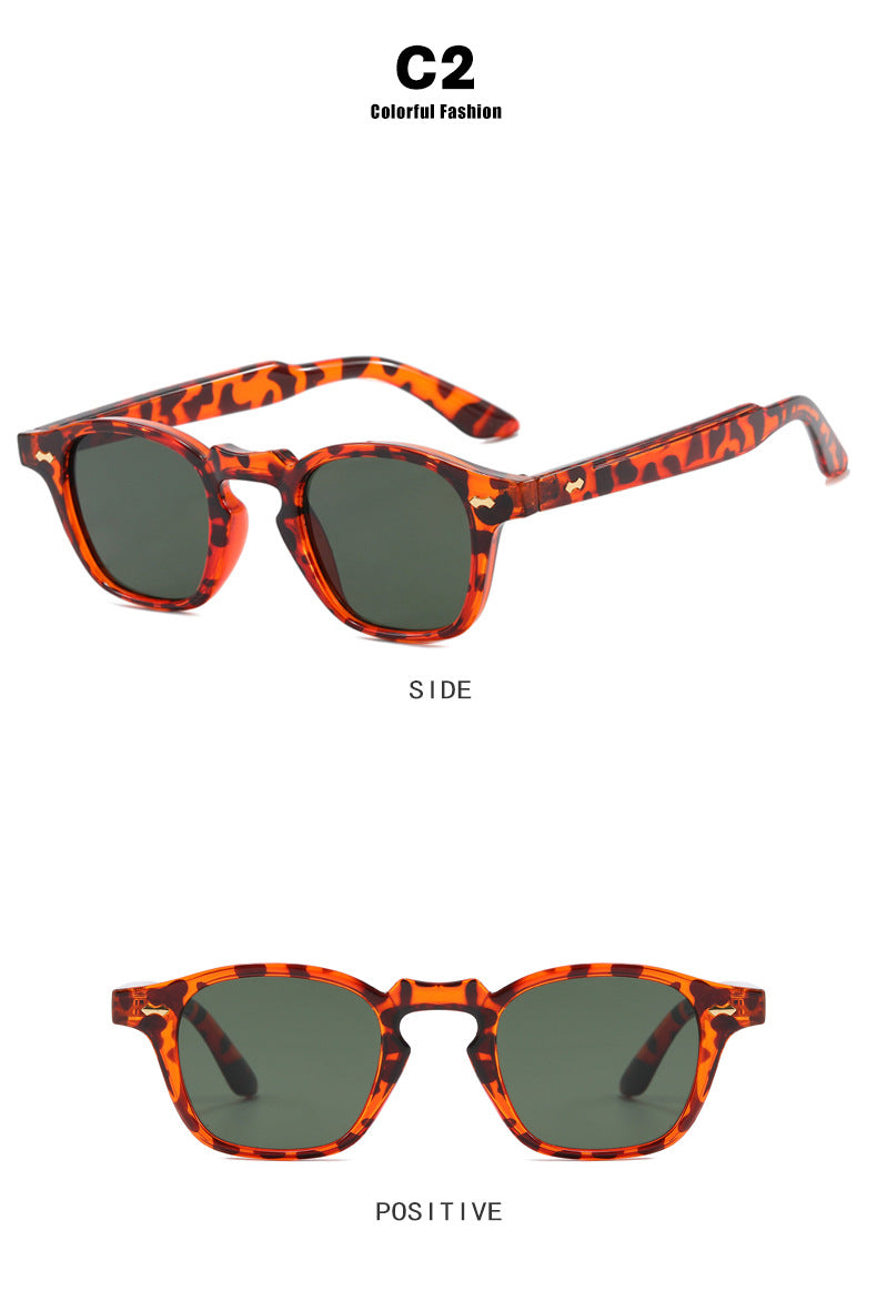 Keyhole Bridge Round Retro Sunglasses - view 4