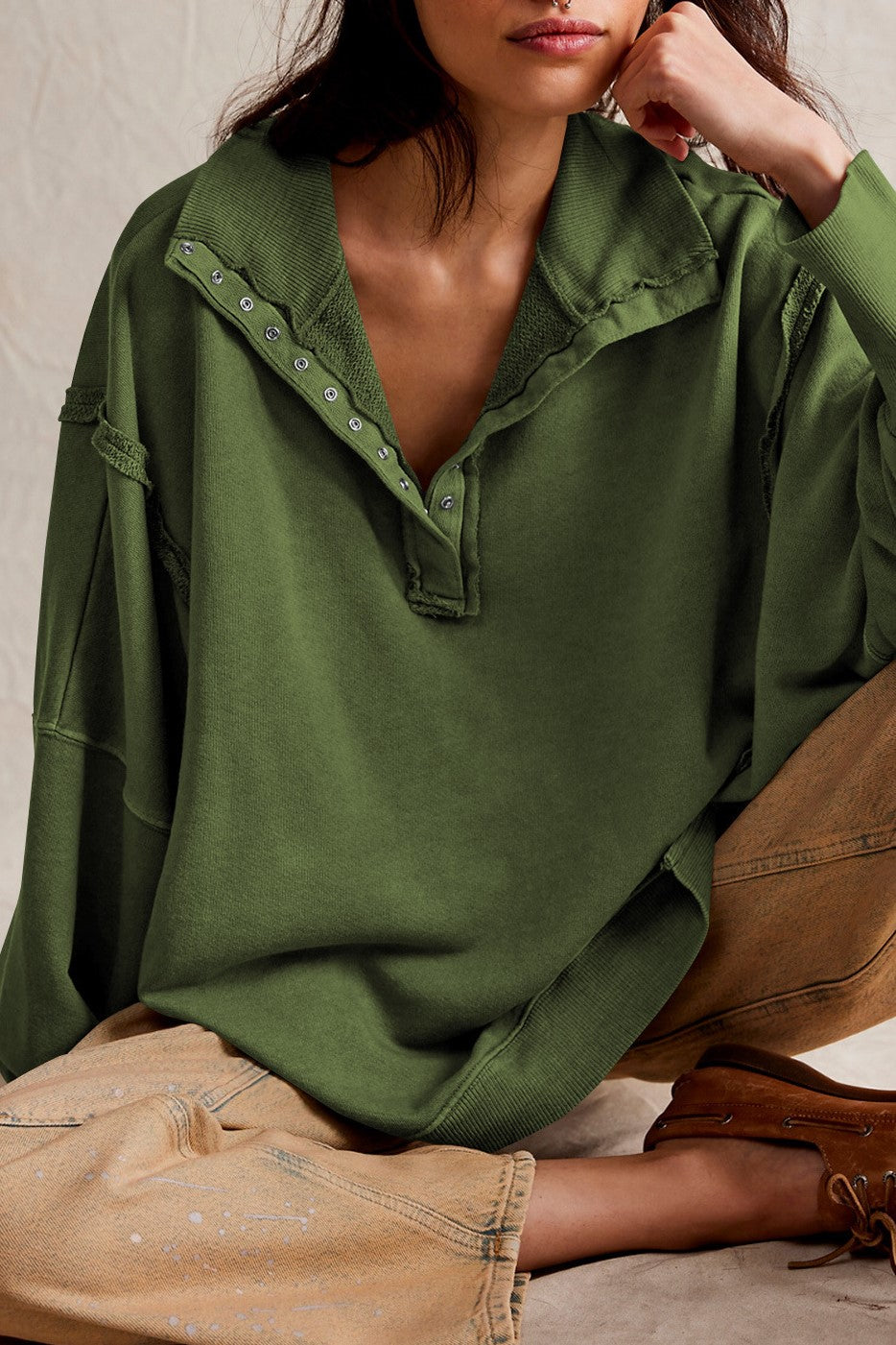 Oversized Collared Sweatshirt With Raw Seams - Olive - 1