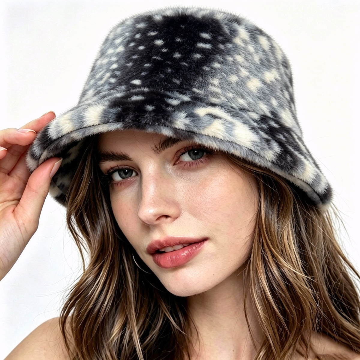 Fawn Spot Plush Bucket Hat With Suede Lining - Gray