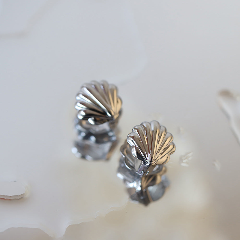 Polished Ridged Scallop Shell Earrings - Gold - 2