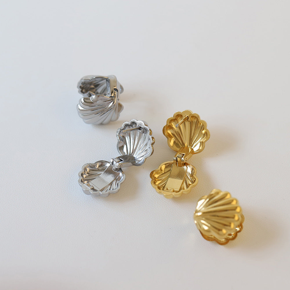 Polished Ridged Scallop Shell Earrings - Silvery - 2