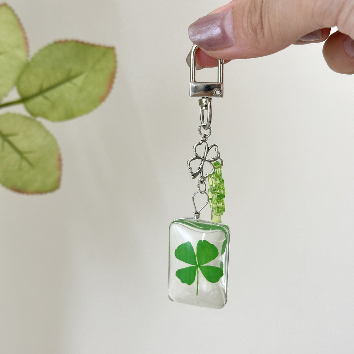Pressed Four Leaf Clover Resin Charm Keychain - Green-2