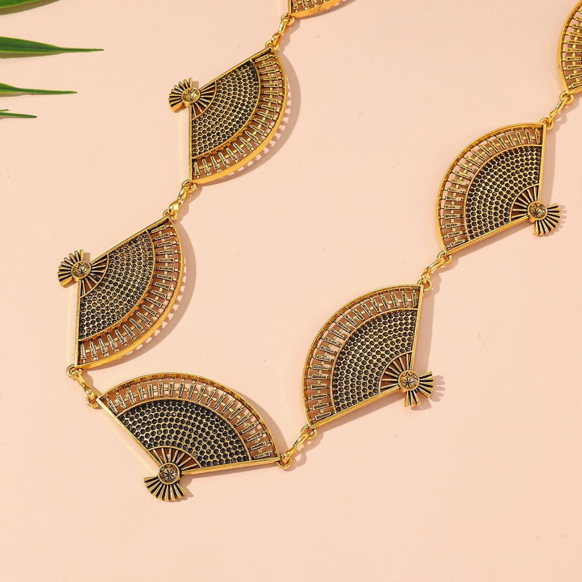 Etched Fan Medallion Boho Waist Chain Belt - Gold - 5