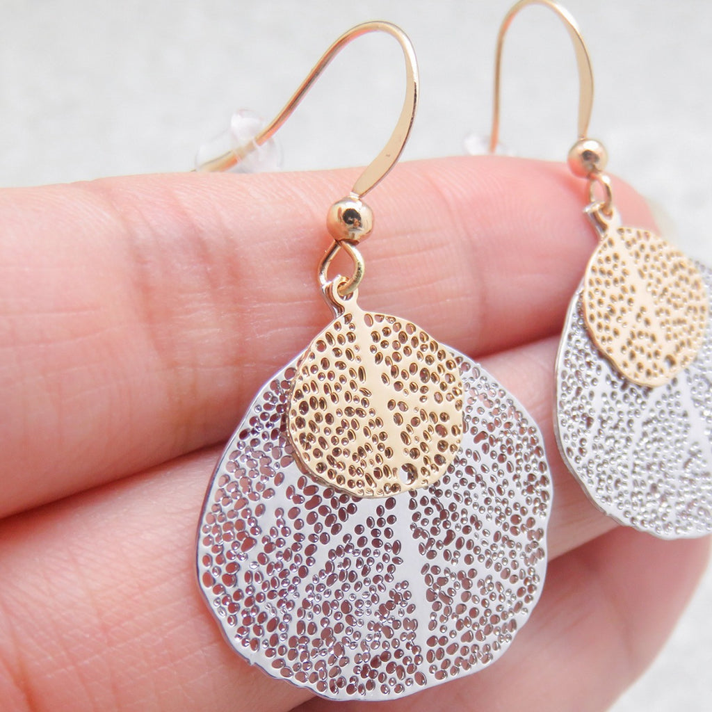Filigree Double Leaf Drop Earrings - Silvery - 3