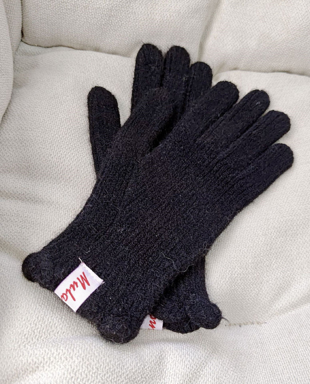 Ribbed Knit Gloves With Ruffle Cuff - Black