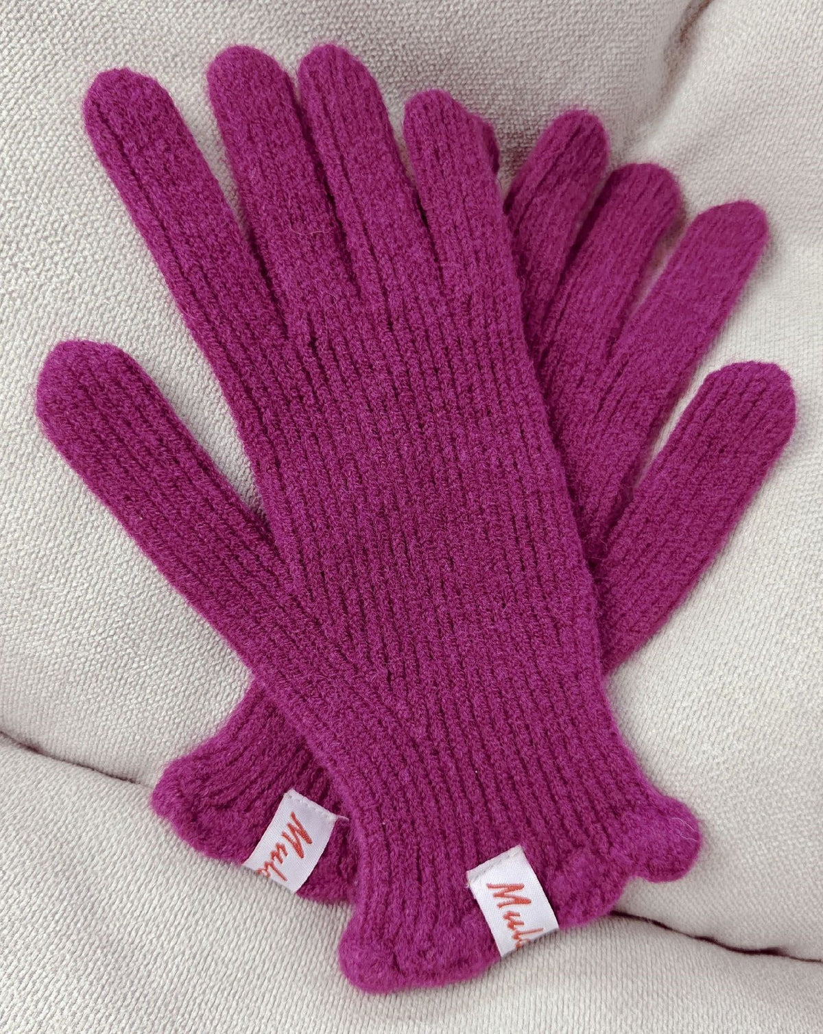 Ribbed Knit Gloves With Ruffle Cuff - Purple