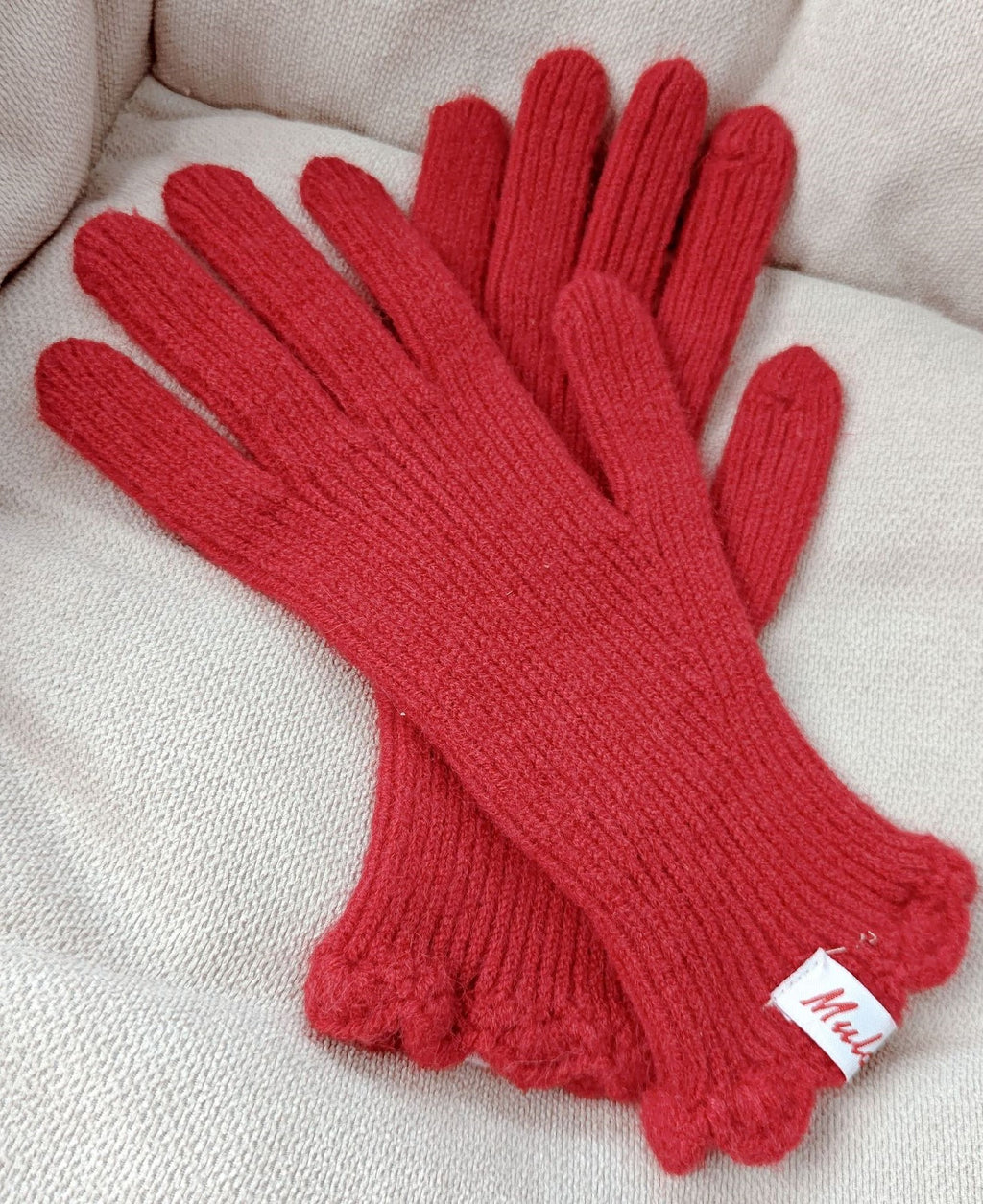 Ribbed Knit Gloves With Ruffle Cuff - Red