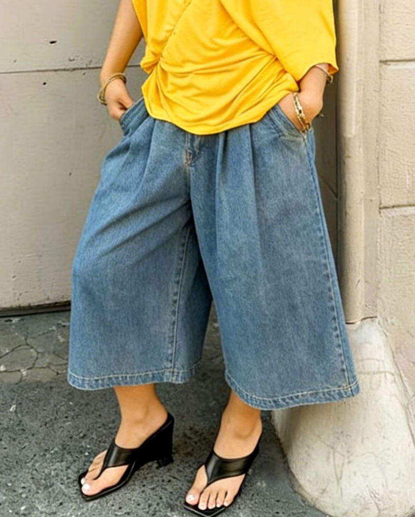 Pleated Wide Leg Denim Culotte Jeans - Blue