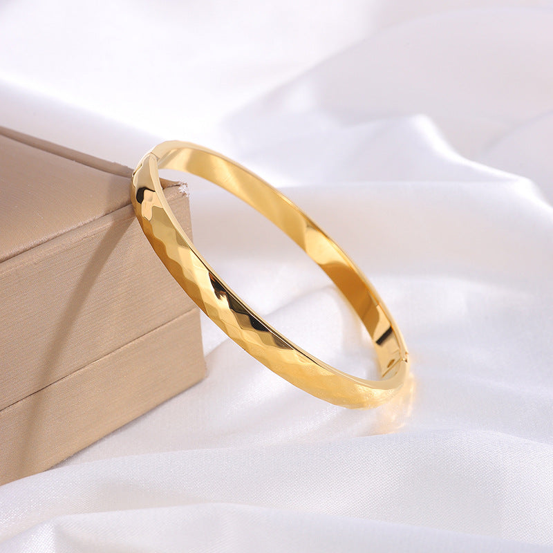 Faceted Diamond Cut Thin Bangle Bracelet - Gold