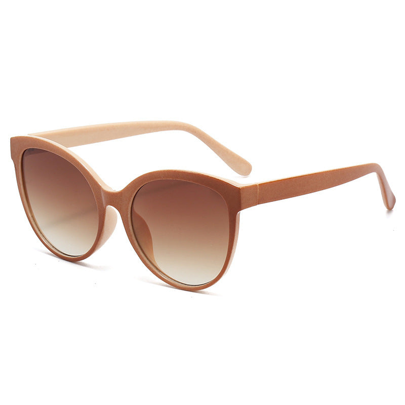 Round Cat Eye Sunglasses With Tinted Lenses - Brown