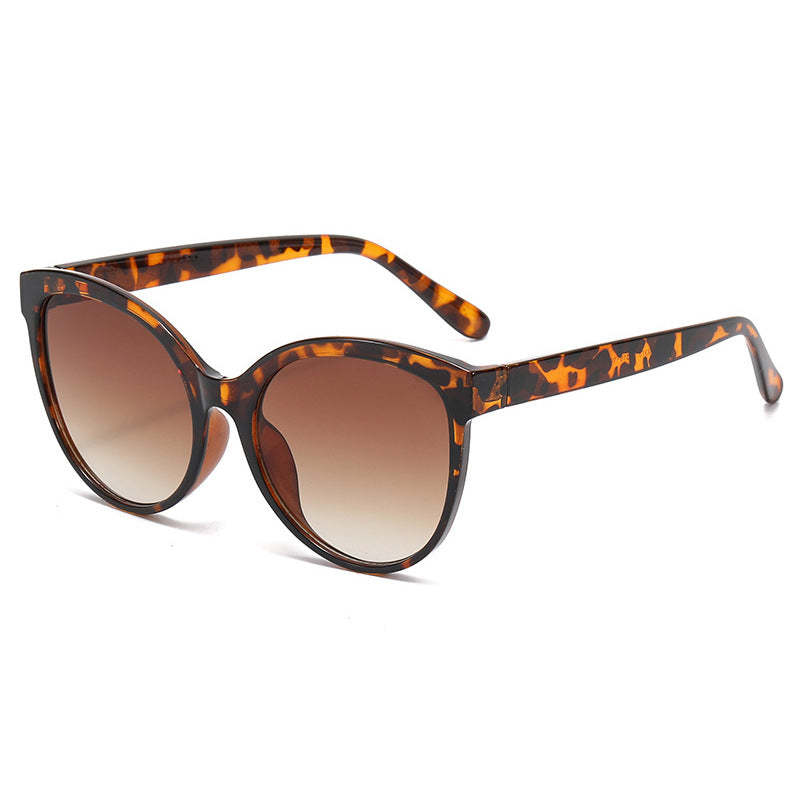 Round Cat Eye Sunglasses With Tinted Lenses - Decor