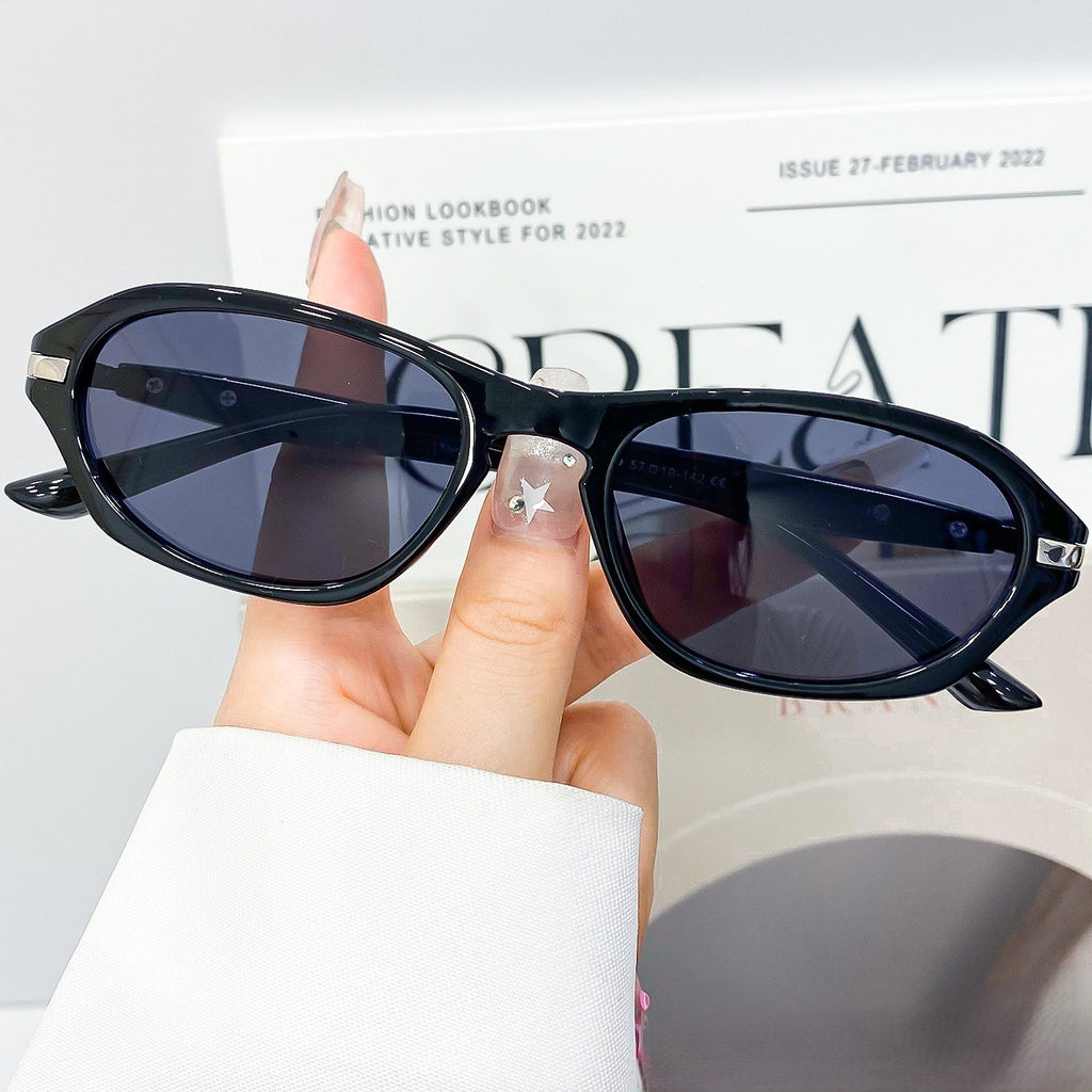 Retro Angular Oval Sunglasses for Women - Black