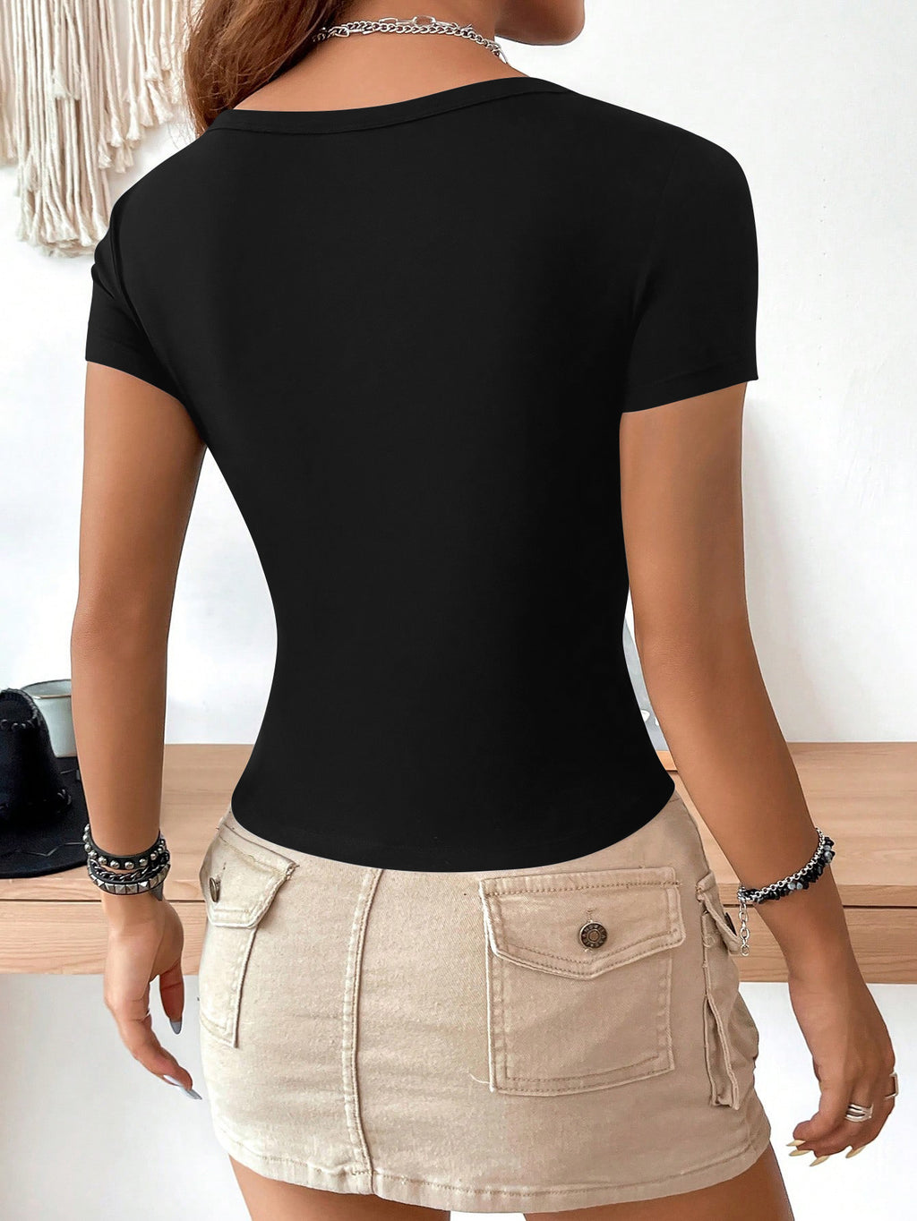 U Neck Slim Fit Short Sleeve Tee - Black - 1
