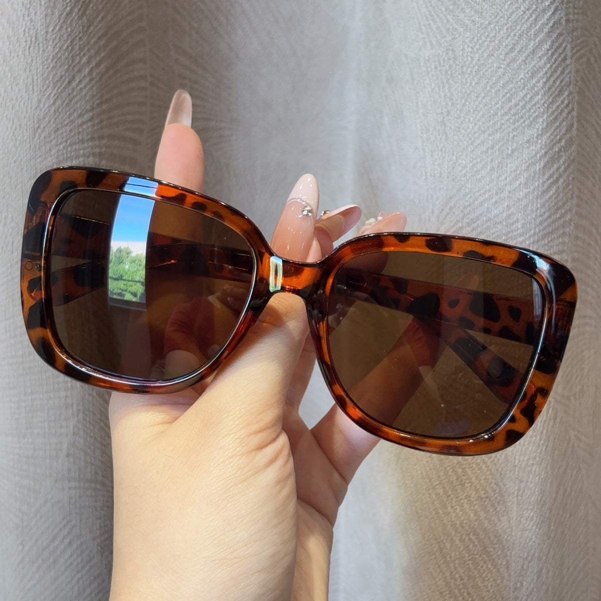 Oversized Square Frame Sunglasses - Decor