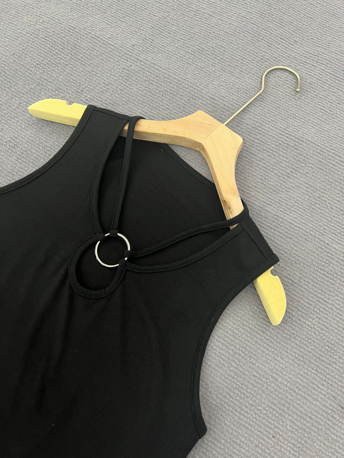 Ring Detail Cutout Sleeveless Tank Top - Black - 5