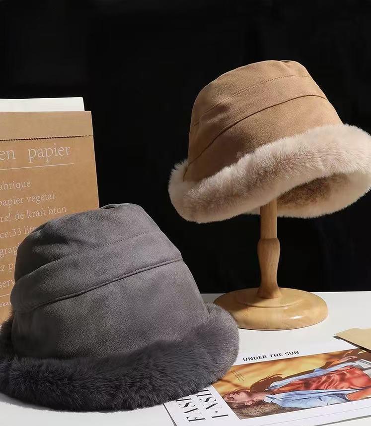 Faux Suede Cloche Bucket Hat With Plush Fur Brim - Khaki - 3
