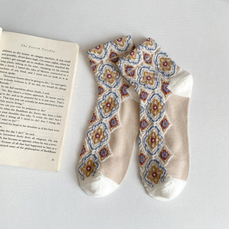 Vintage Medallion Pattern Crew Socks - White