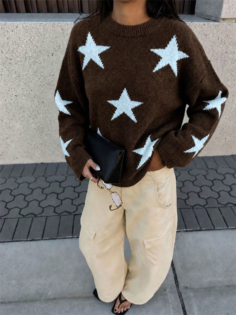 Star Knit Sweater in Brown with Relaxed Crew Neck - Brown