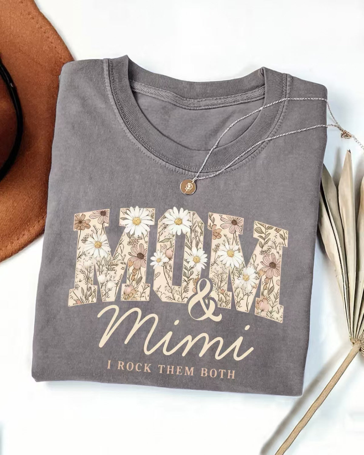 Floral Letter Graphic Short Sleeve T-Shirt - DarkGray