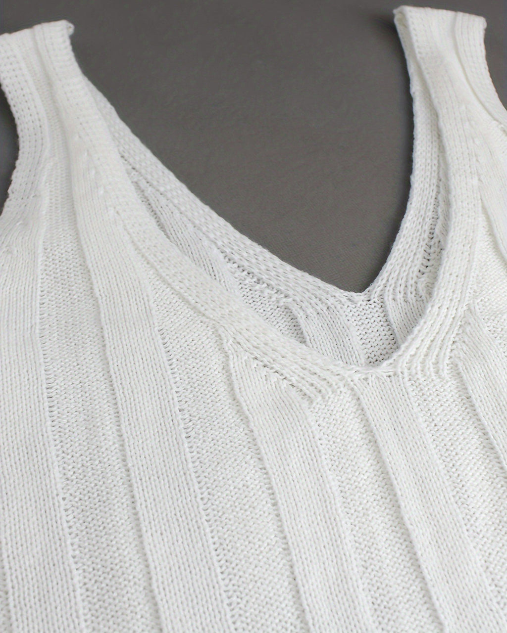 V Neck Cropped Knit Tank Top - White - 3