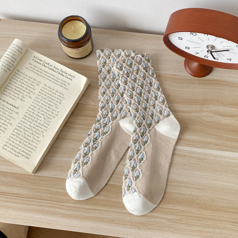 Textured Tulip Jacquard Crew Socks - White - 1