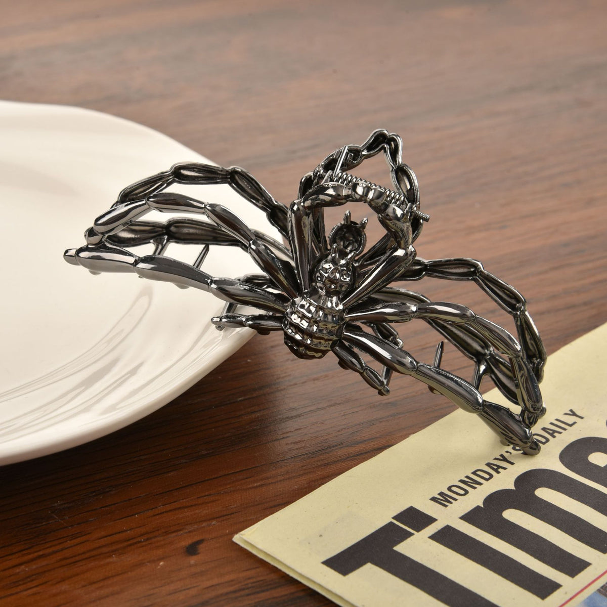 Openwork Metal Spider Halloween Hair Claw - Black