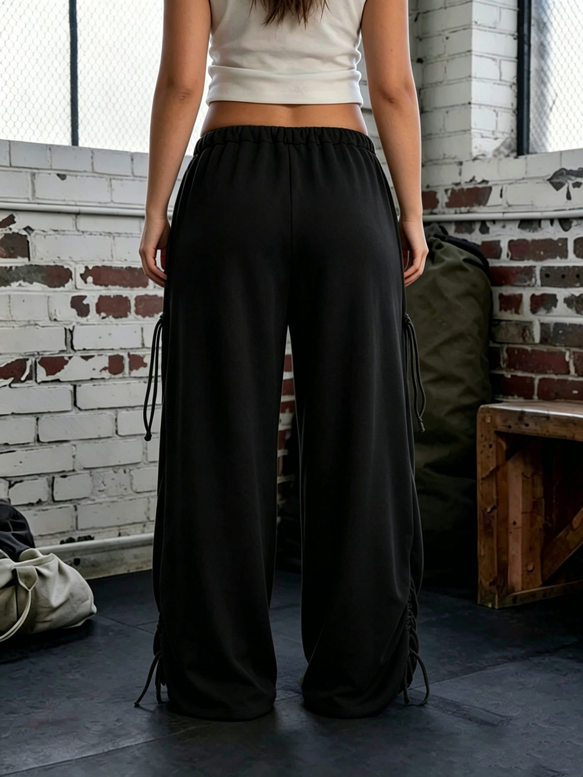 Baggy Ruched Hem Parachute Pants - Black - 2