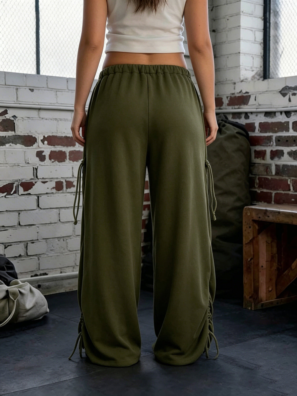 Baggy Ruched Hem Parachute Pants - Green - 8