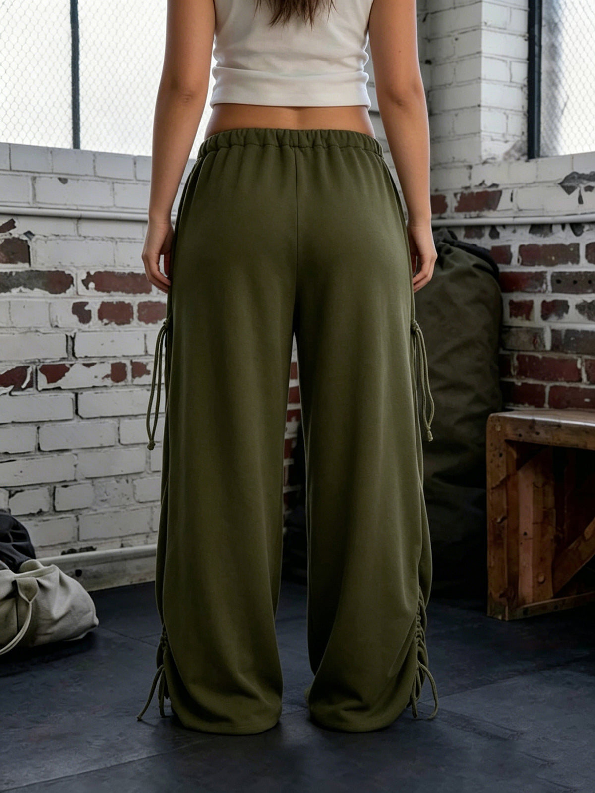 Baggy Ruched Hem Parachute Pants - Green - 8