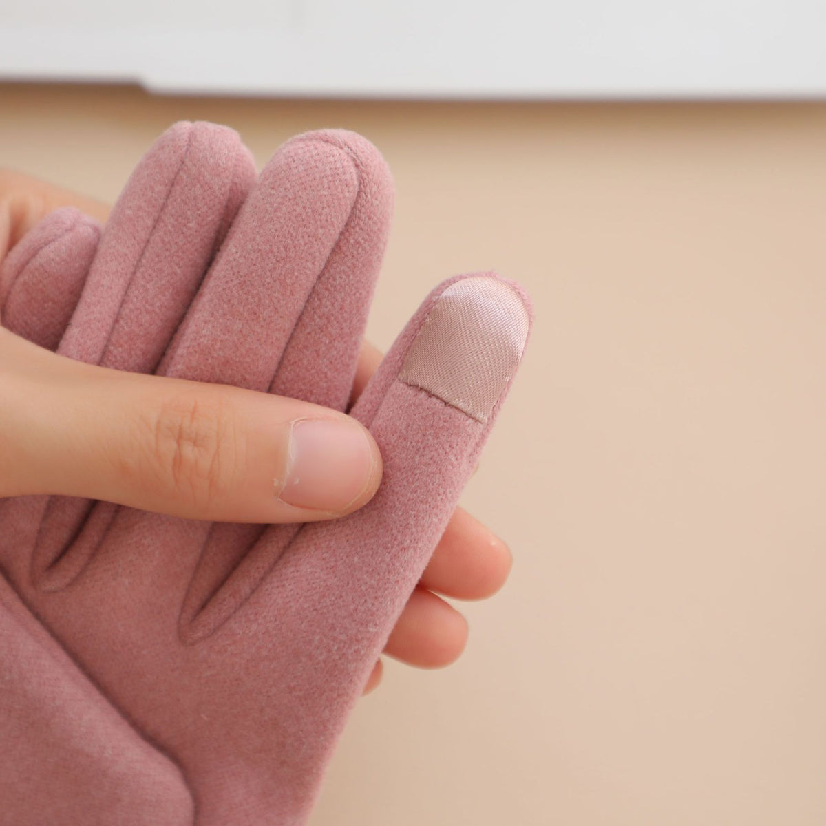 Checkerboard Tab Touchscreen Winter Gloves - Pink - 6