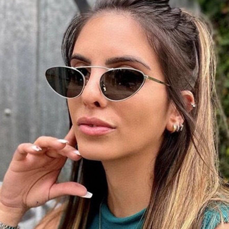 Slim Oval Cat Eye Metal Sunglasses - Silver - 2