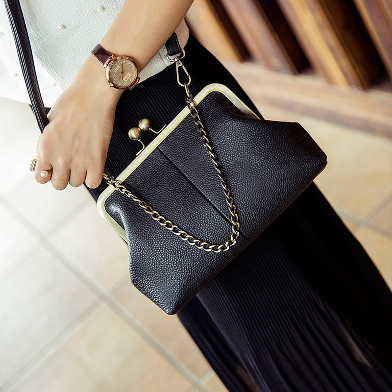 Vintage Kiss Lock Frame Crossbody Bag