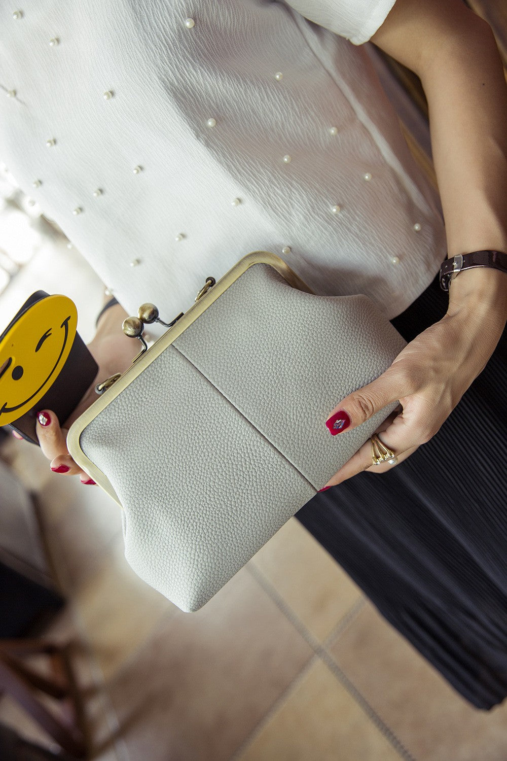 Vintage Kiss Lock Frame Crossbody Bag