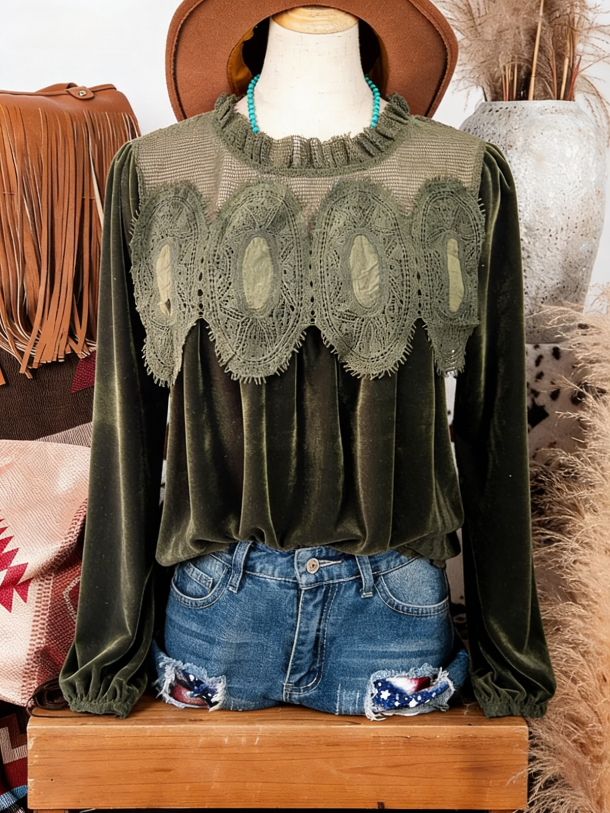 Vintage Lace Yoke Velvet Long Sleeve Blouse - Green - 1