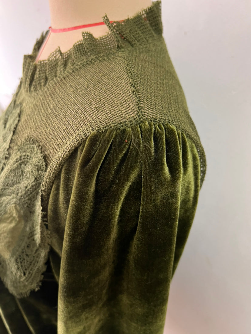 Vintage Lace Yoke Velvet Long Sleeve Blouse - Green - 2