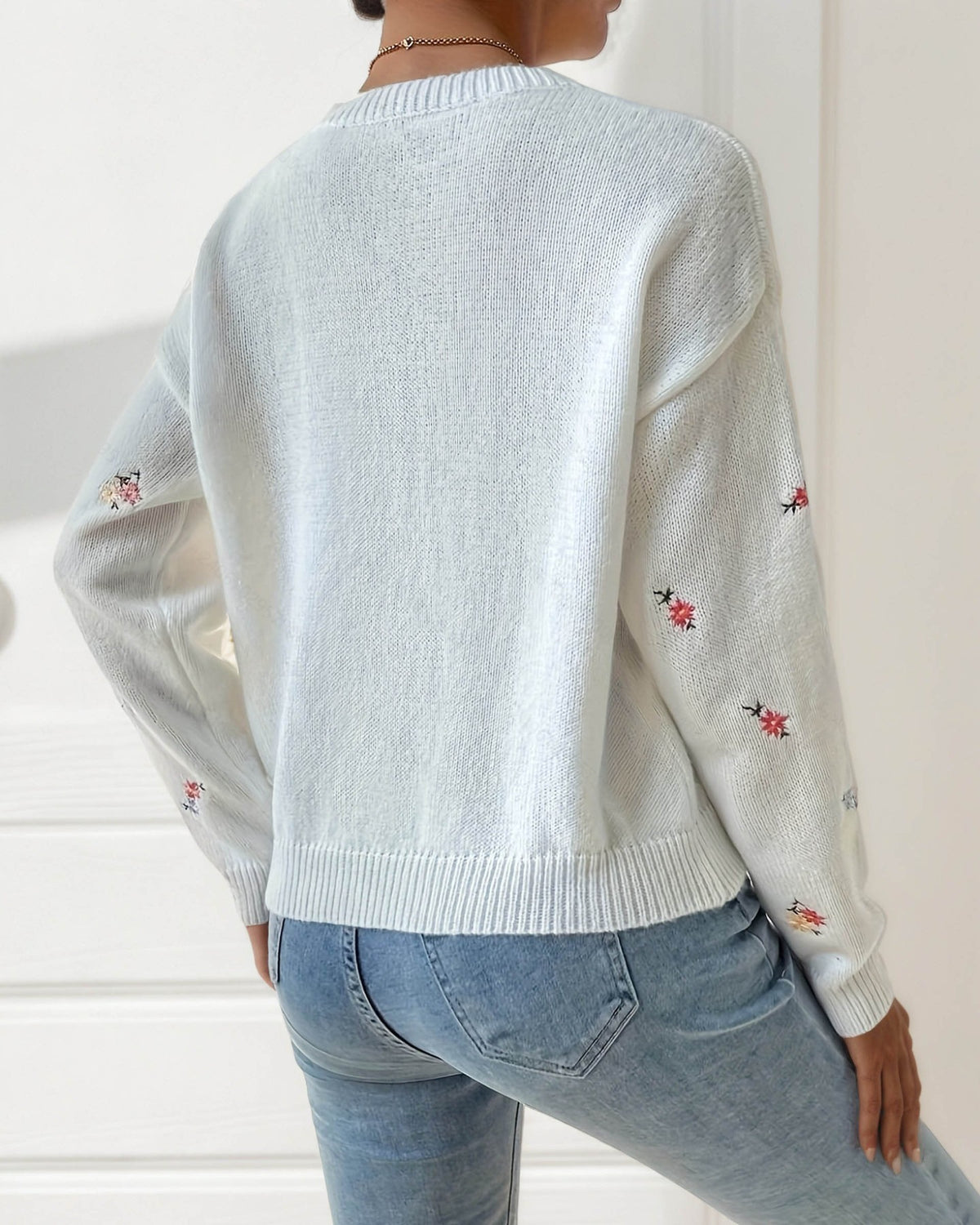 Ditsy Floral Embroidered Crew Neck Knit Sweater - White - 2