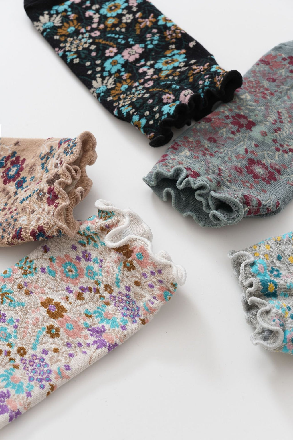 Ditsy Floral Grip Socks With Ruffle Cuff - White - 2