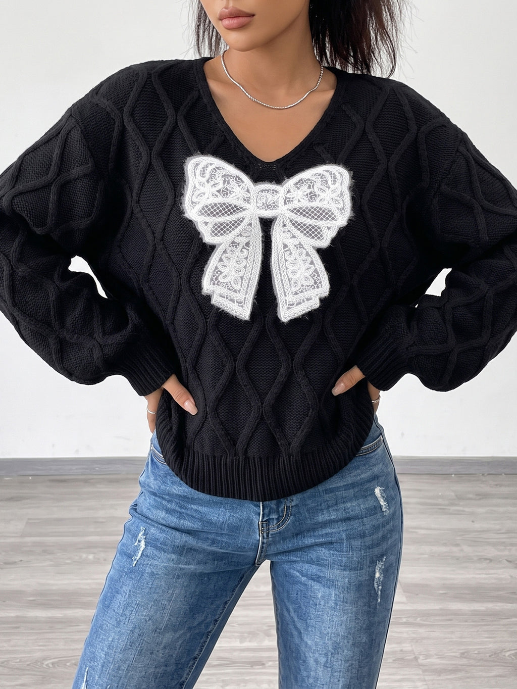 Lace Bow Applique Cable Knit V-Neck Sweater - Black