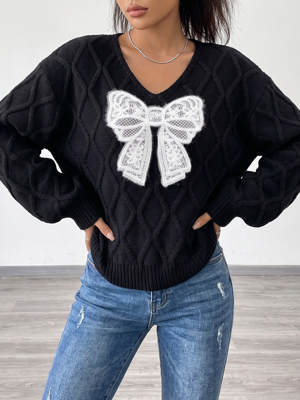 Lace Bow Applique Cable Knit V-Neck Sweater - Black
