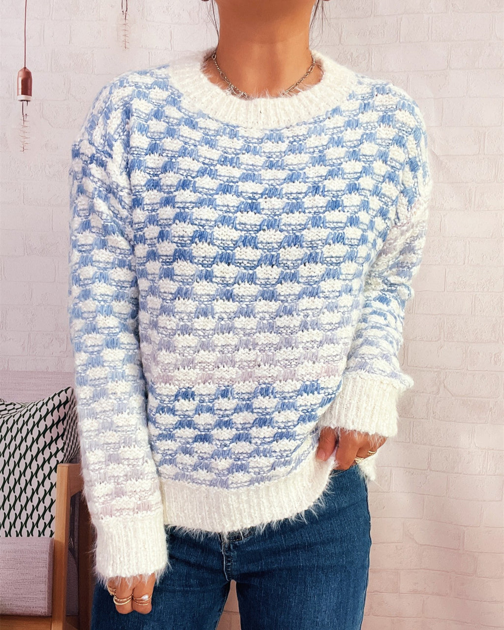 Gradient Fish Scale Knit Crewneck Sweater - Blue