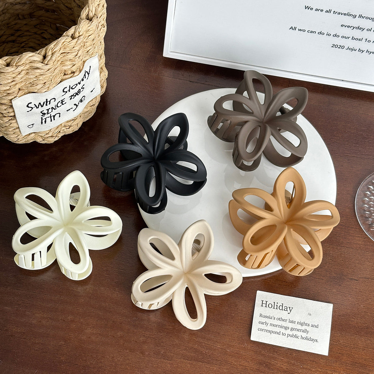 Matte Hollow Flower Claw Clip
