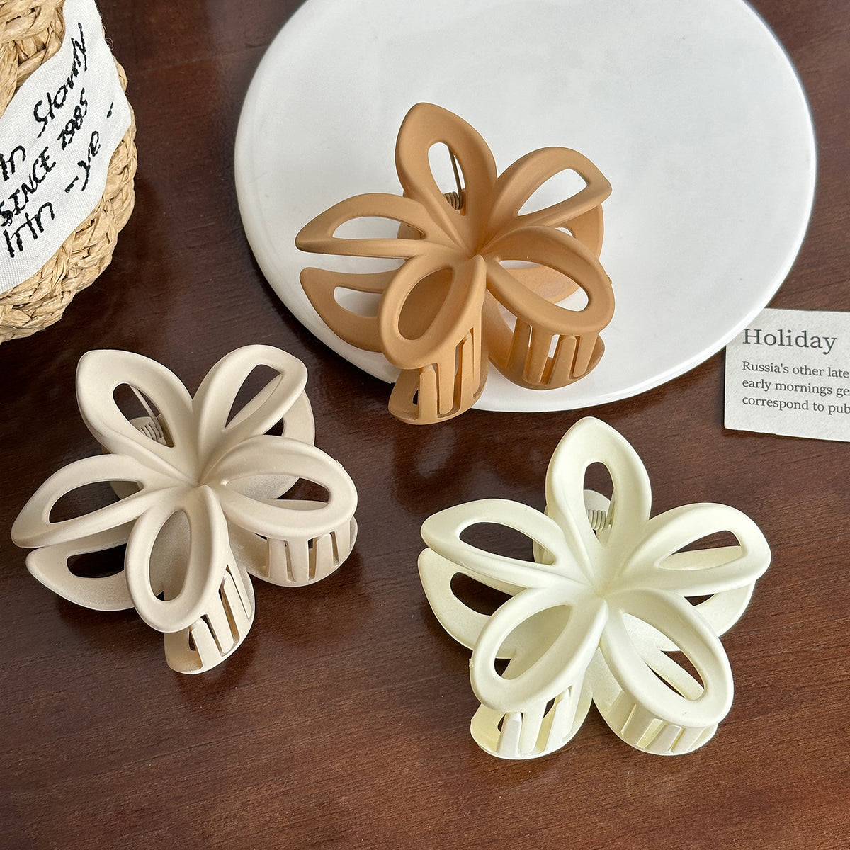 Matte Hollow Flower Claw Clip - view 1