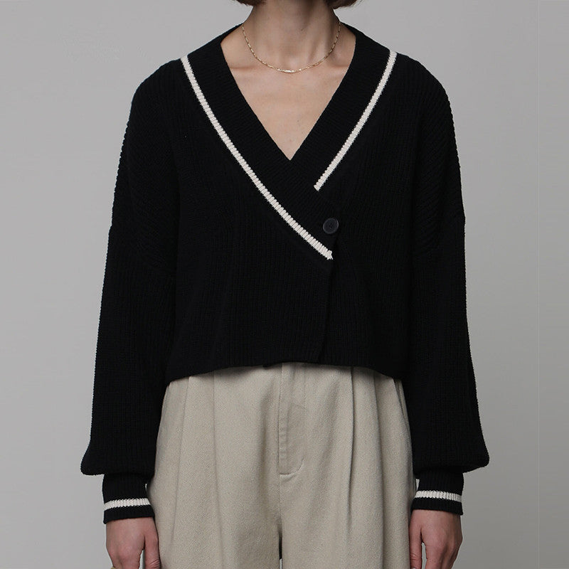 Contrast Trim V Neck Cropped Sweater - Black