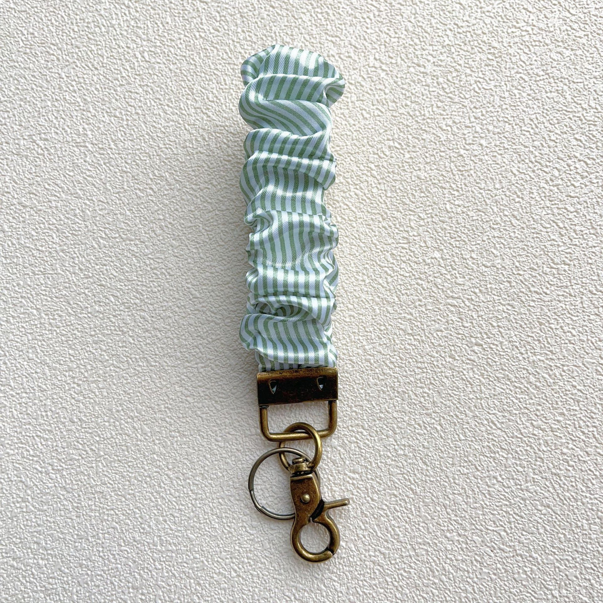 Gingham Floral Scrunchie Wristlet Keychain - Color_4