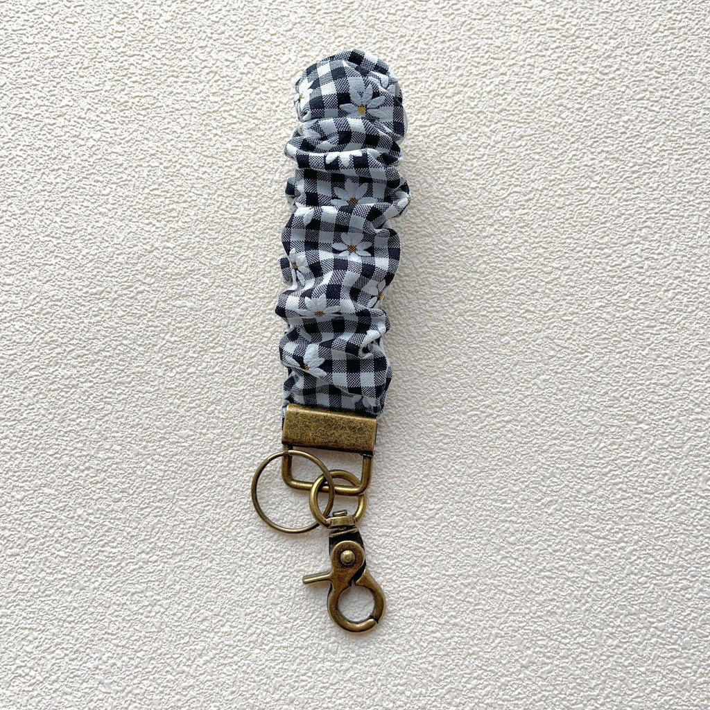 Gingham Floral Scrunchie Wristlet Keychain - Color_5