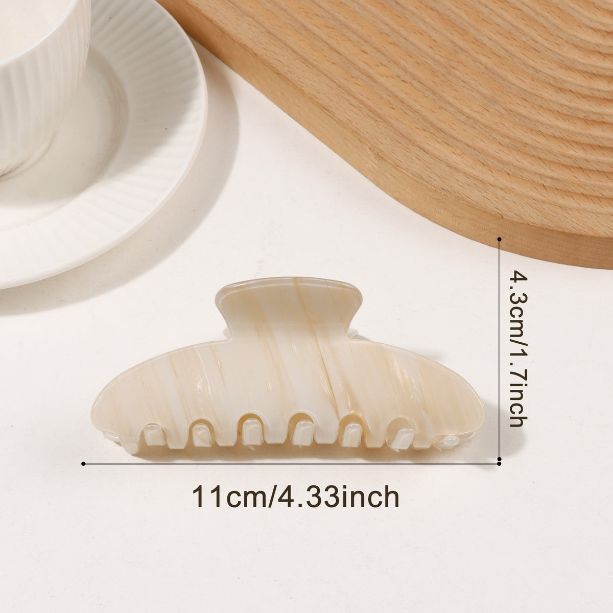 Large Scalloped Claw Clip With Marble Swirl - Beige