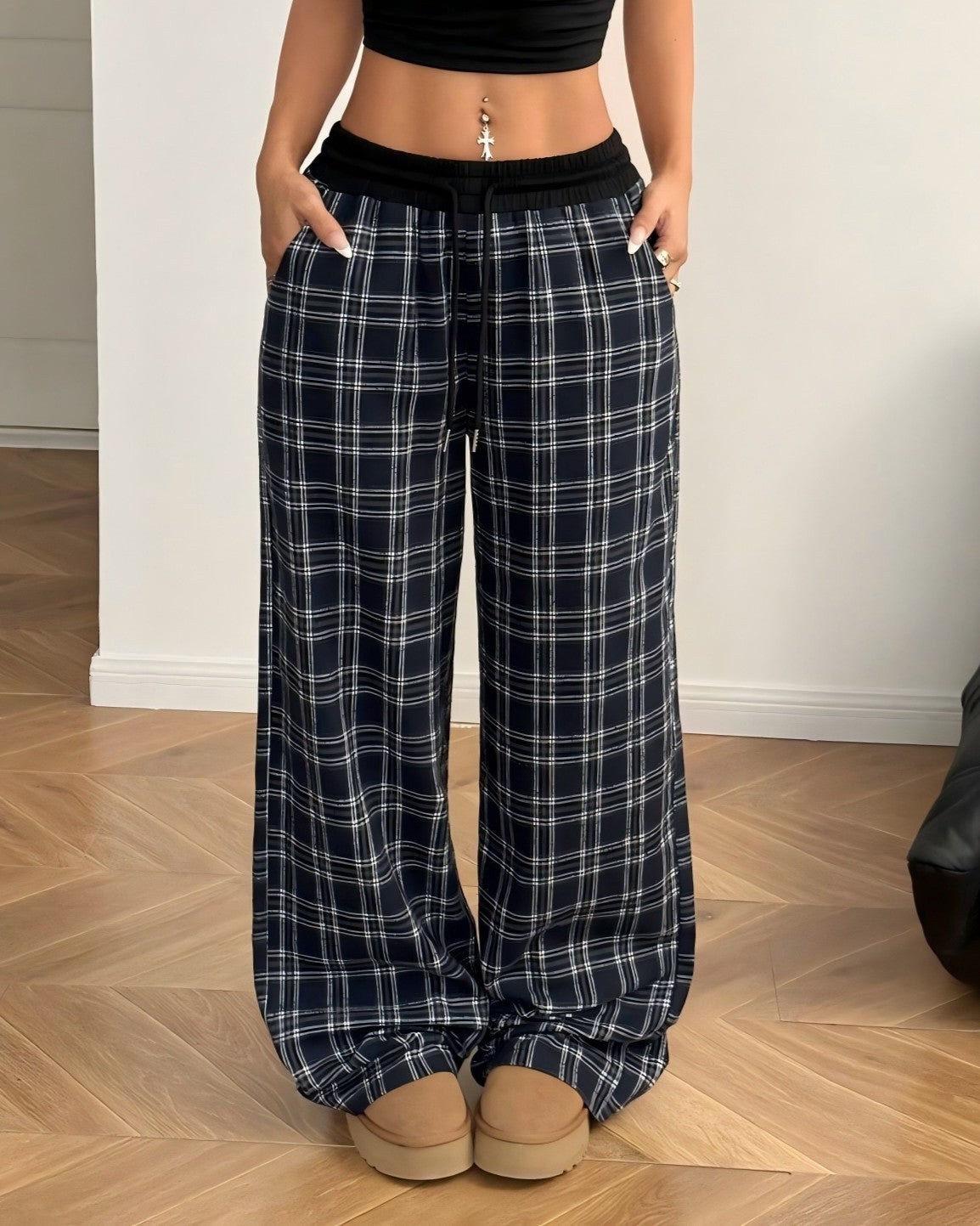 Checked Wide Leg Pants With Elastic Waist - Black